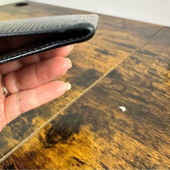 Louis Vuitton Epi Leather Slim Bifold Wallet W/ Certificate of Authenticity - Picture 13 of 13